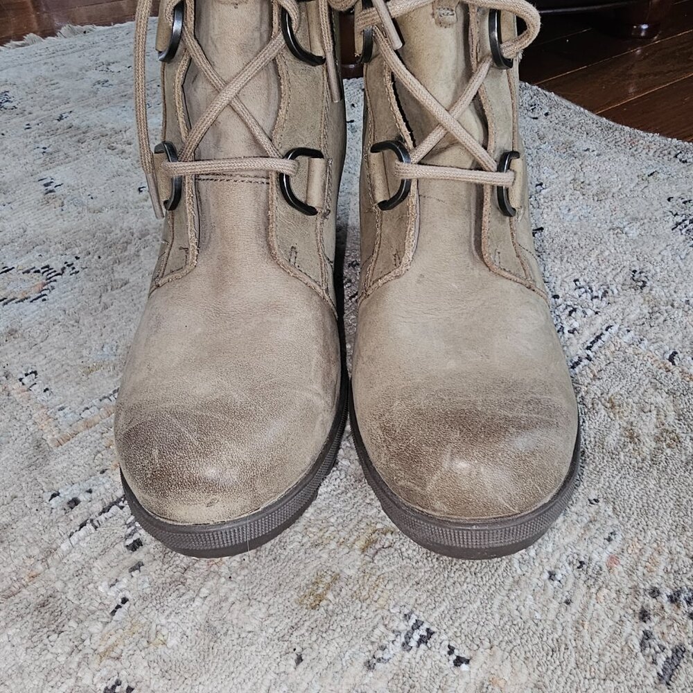 Sorel Joan of Arc Wedge Boots/Size 9/EUC - Picture 3 of 6